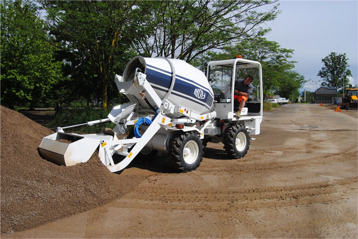 All types of self loading concrete mixers- prices & comparision